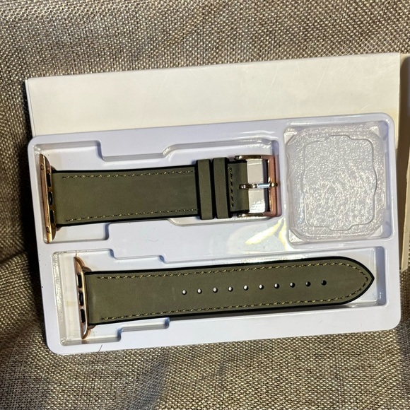 BESTIG Other - BESTIG Apple Watchband and watch cover Gender Neutral.  Band only!  2/$30.00